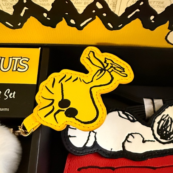 Peanuts Snoopy Red and Yellow 3 piece Gift Set - Picture 3 of 4